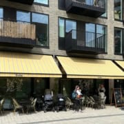 Speciallavet markise til café